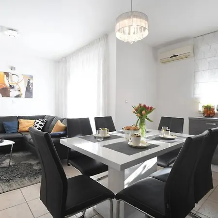 Family Manuela Zadar