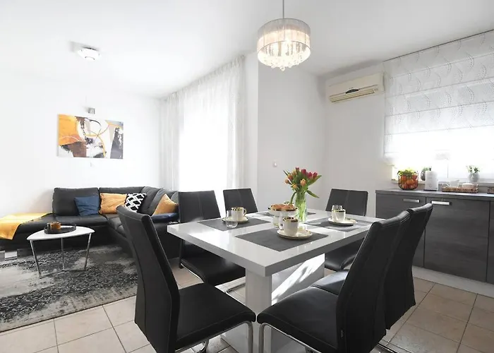 Family Manuela Zadar